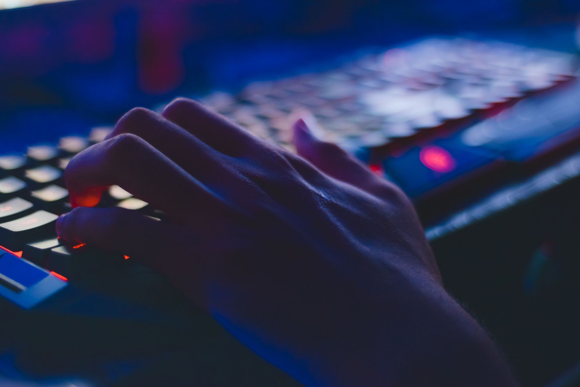 Why Surf the Dark Web in 2019 and How You Can Do So Safely